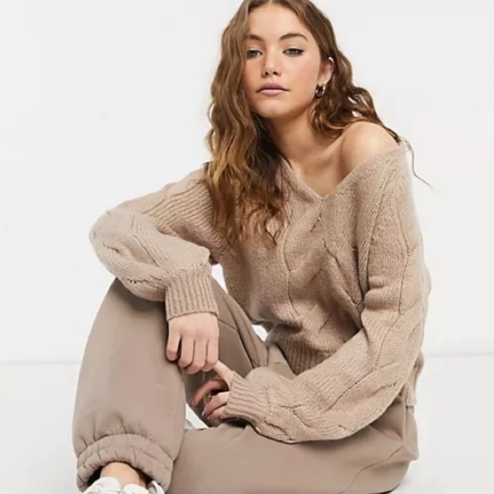 Abercrombie Tan V-Neck Cable Sweater